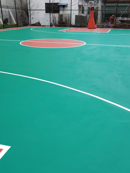 古田 球场长期使用易出现地面开裂